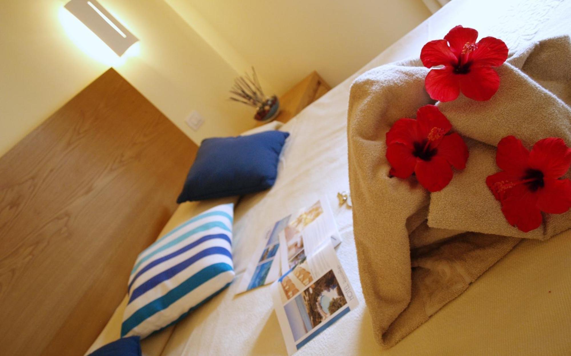 Club Esse Roccaruja Hotell Stintino Rum bild